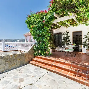 Villa Fuentezuelas Pool, Sayalonga